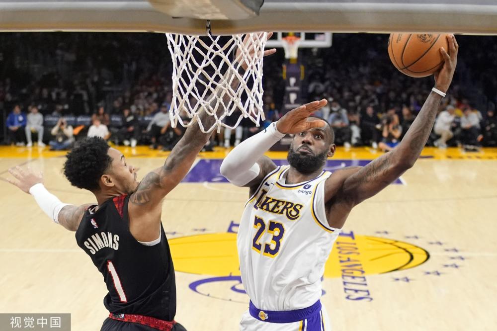 球迷所瞩目 球迷所瞩目