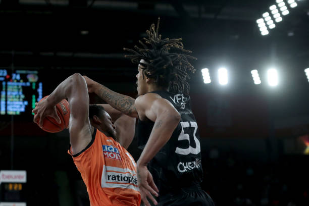 雷声大雨点 雷声大雨点