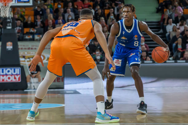 地亚国家队 地亚国家队